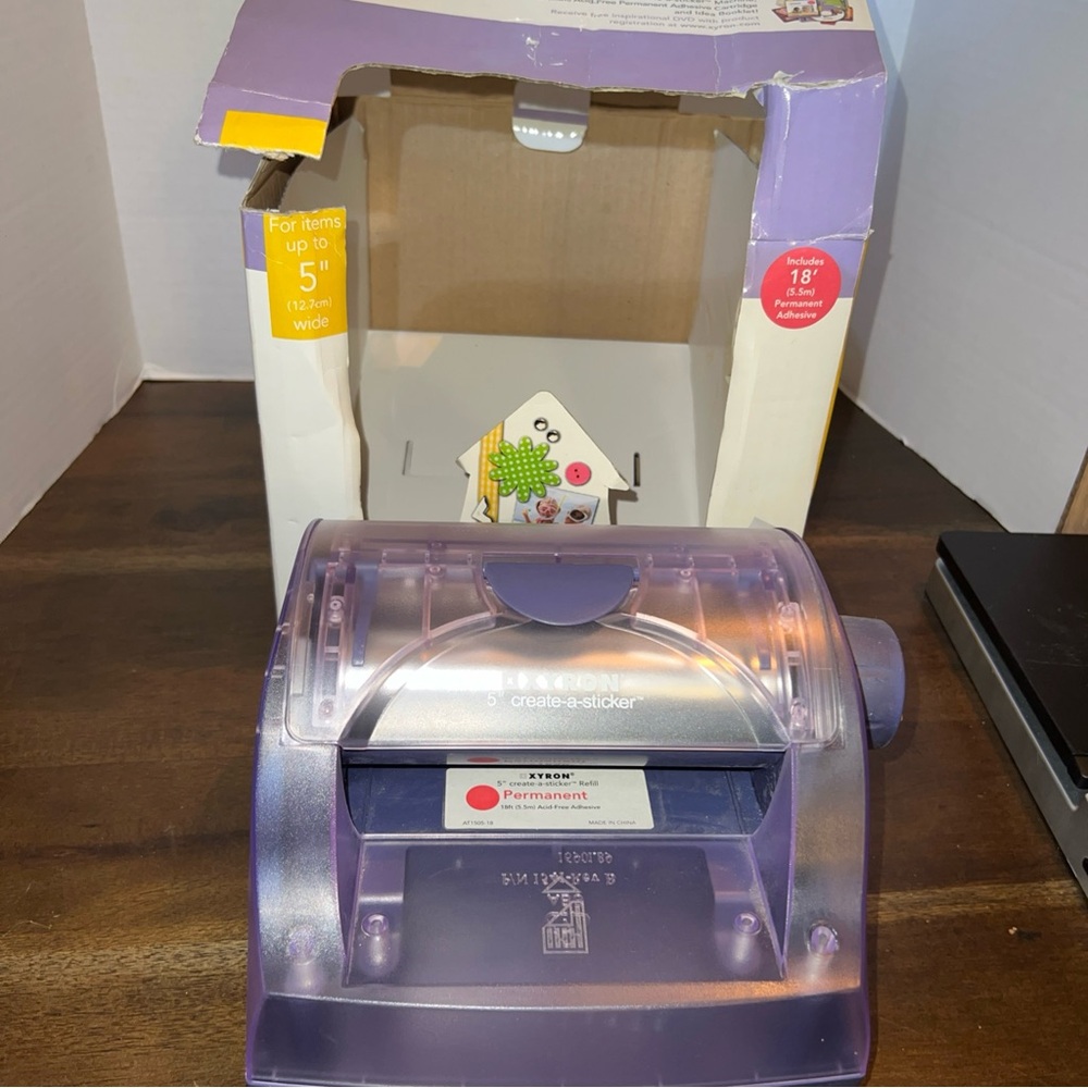 XYRON 5” Create-a-Sticker Sticker Maker Machine Model 500 - Picture 3 of 10